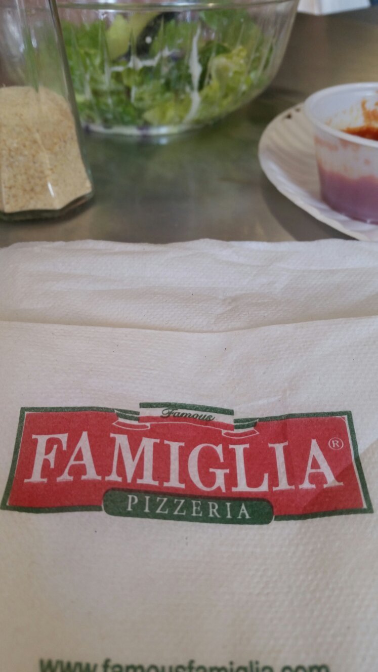 Famous Famiglia Pizzeria